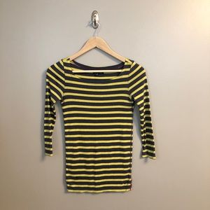 Gray & Yellow Quarter Sleeve Shirt!